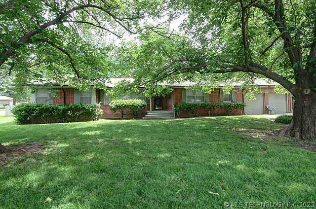2002 E 55th Street Property Photo 1