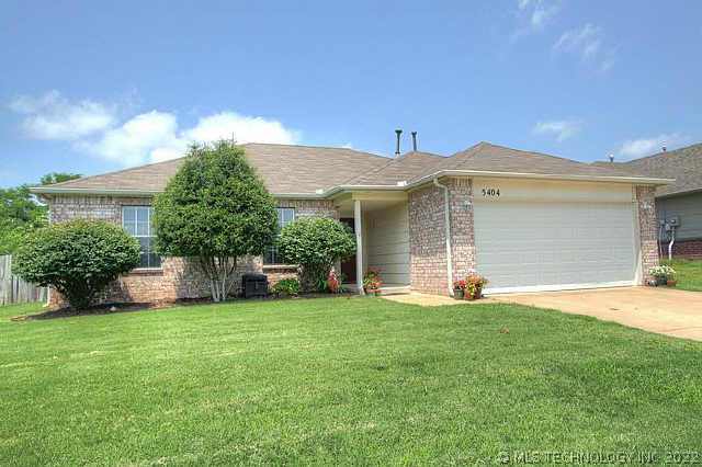 5404 S Redbud Avenue Property Photo 1
