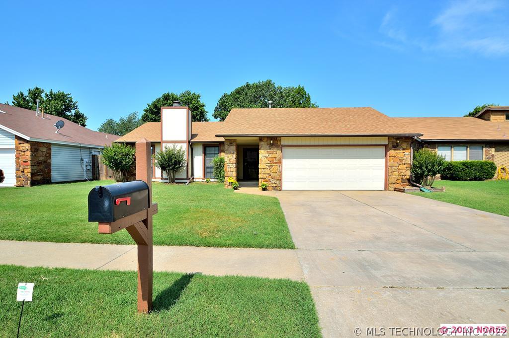1704 N Butternut Avenue Property Photo 1