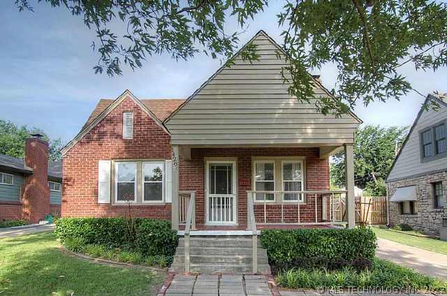 1428 S Knoxville Avenue Property Photo 1