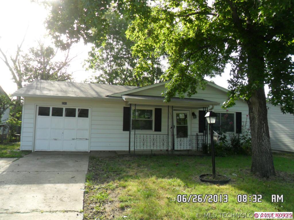 2341 S Poplar Street Property Photo 1