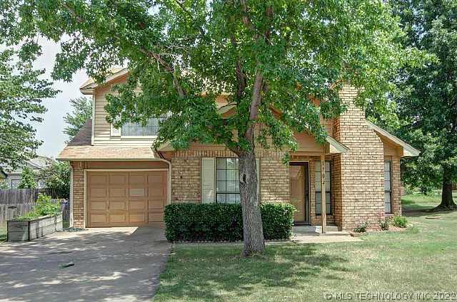 1702 W Gary Street Property Photo 1