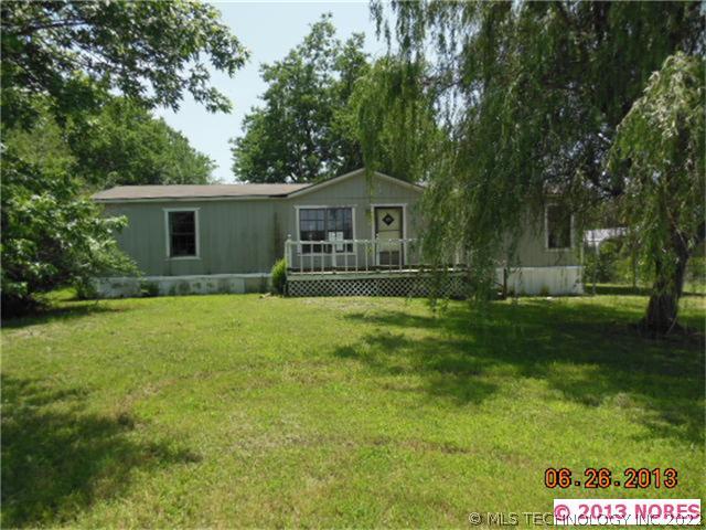 5016 E 191st Street Property Photo 1