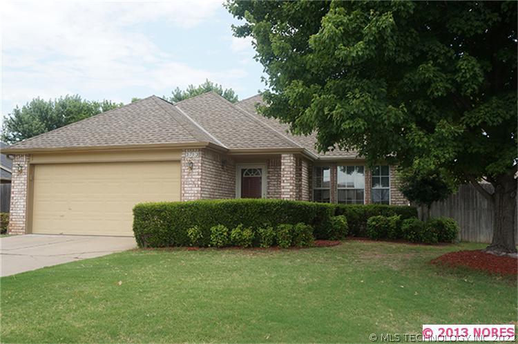 3713 S Poplar Avenue Property Photo 1