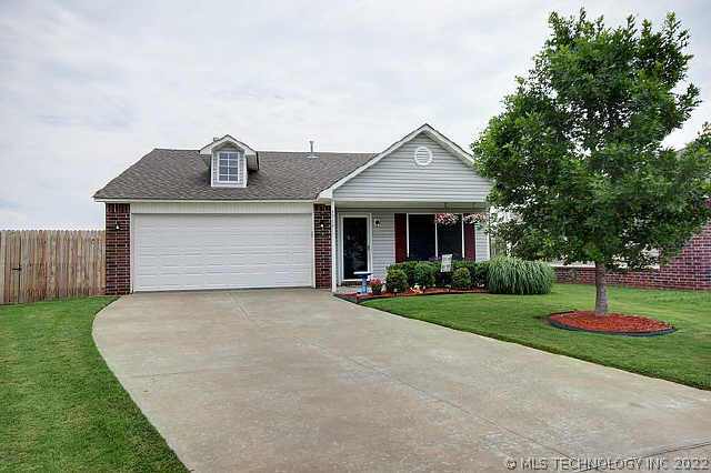 8919 N 148th East Avenue Property Photo 1
