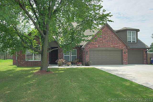 21412 E 35th Place Property Photo 1