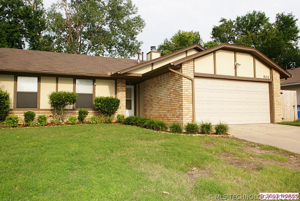 9135 S 91st East Avenue Property Photo 1
