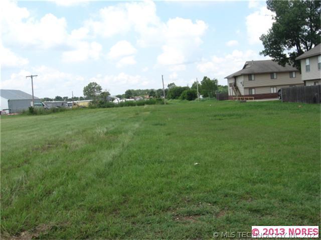 Hwy 20 Road Property Photo 1