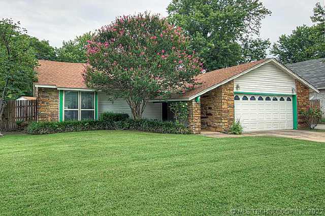4308 S Hickory Place Property Photo 1