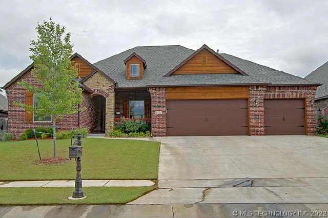 1123 S Cypress Place Property Photo 1
