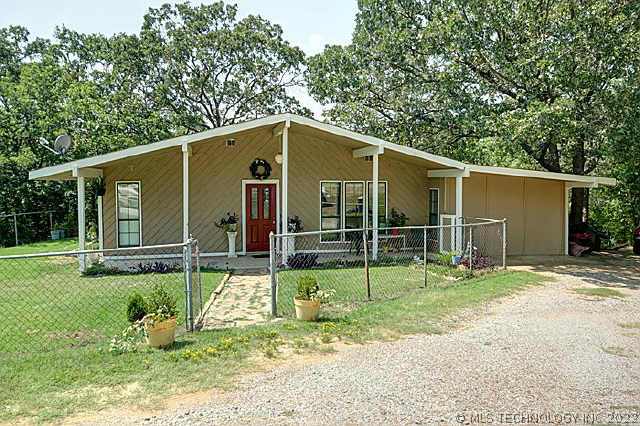 320 N Graham Road Property Photo 1
