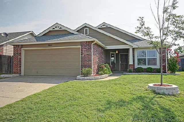 9607 N 96th Avenue Property Photo 1