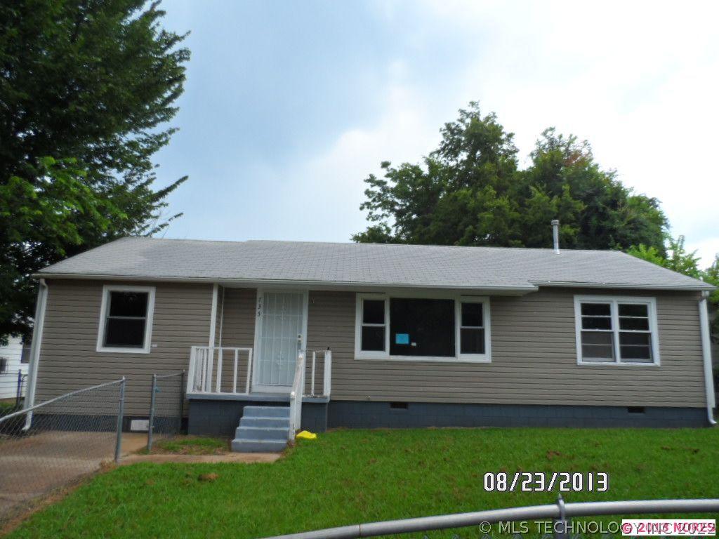 735 E 42nd Place North Property Photo 1