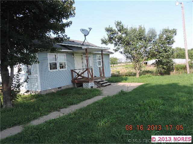 3917 E 420 Road Property Photo 1