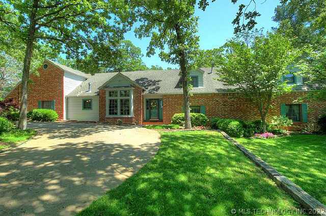 810 Hunters Point Property Photo 1