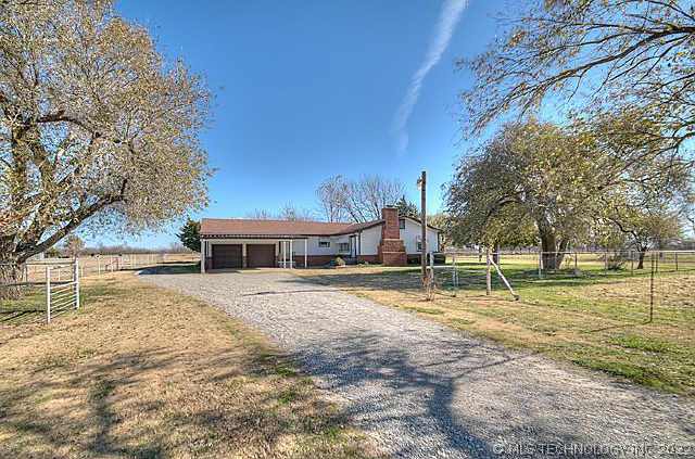 21670 4015 Road Property Photo 1