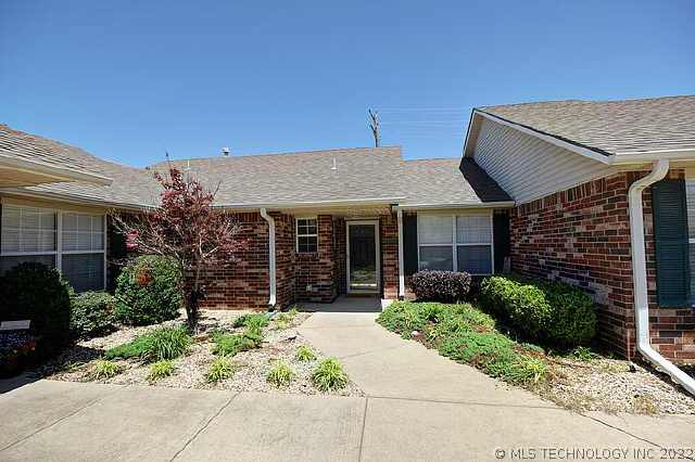 1405 W Evergreen Lane Property Photo 1