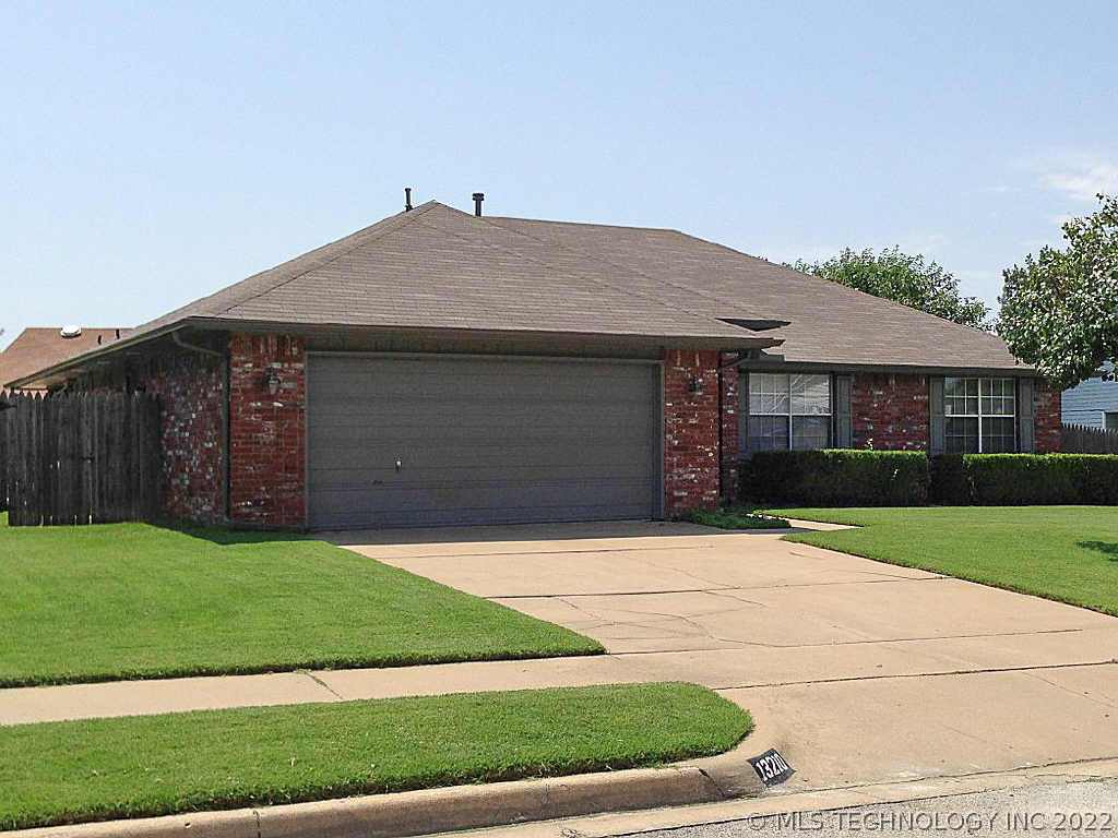 13210 E 45th Street Property Photo 1