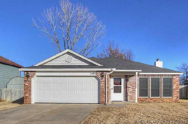 1401 N 26th Place Property Photo 1