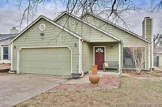 8925 E 92nd Court Property Photo 1