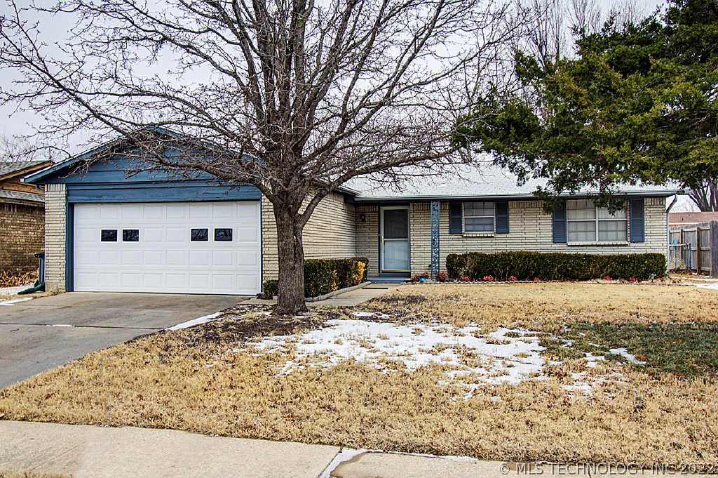 1827 S 124th East Avenue Property Photo 1