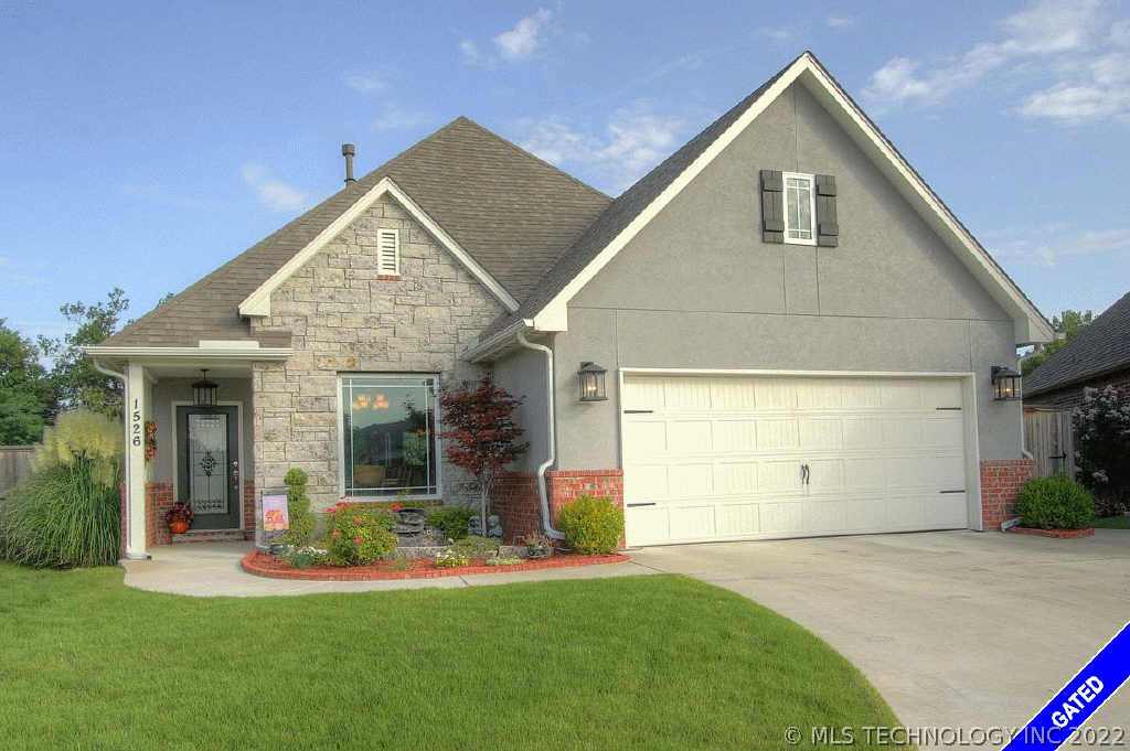 1526 S Fern Place Property Photo 1