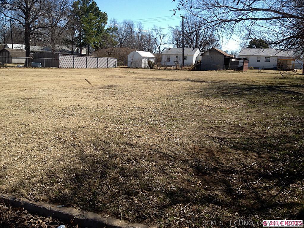5532 E 2nd Street Property Photo 1