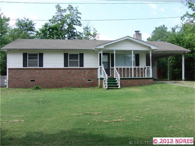 1205 S Maple Place Property Photo 1