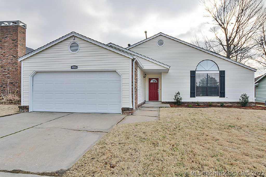 9015 S 73rd East Avenue Property Photo 1