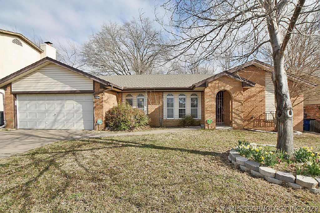 6517 E 74th Street Property Photo 1