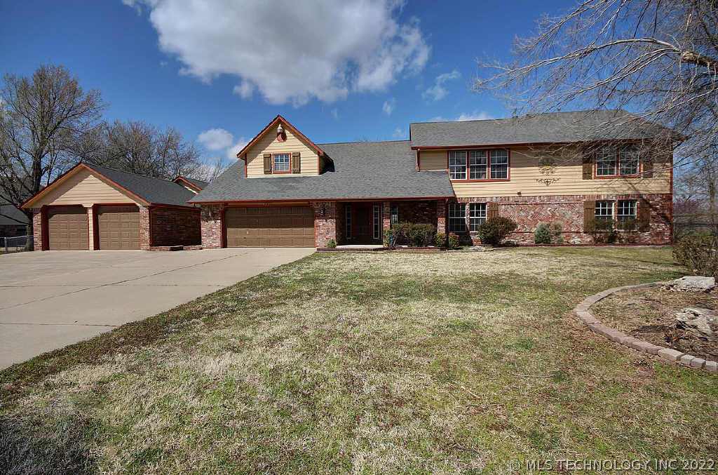 15619 77th Street North Property Photo 1