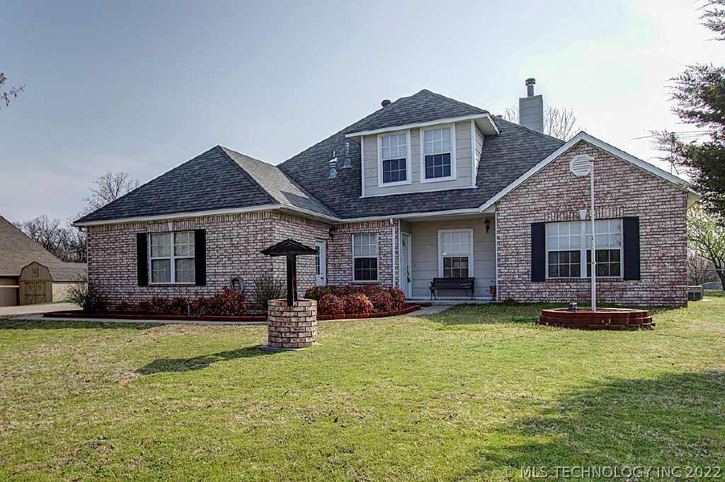 8211 Westway Road Property Photo 1