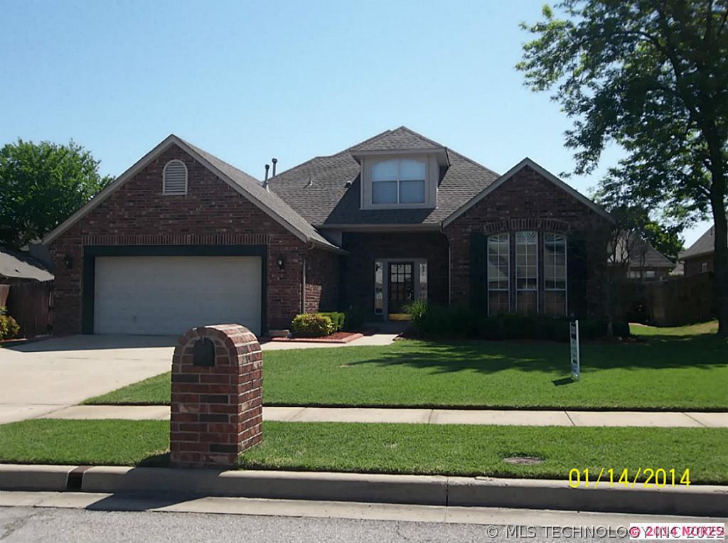 2407 S Umbrella Place Property Photo 1