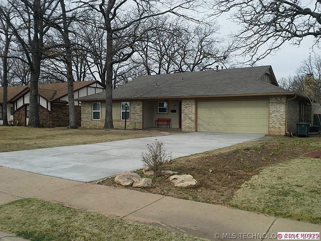 315 W 33rd Street Property Photo 1