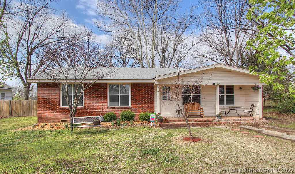 920 S Muskogee Street Property Photo 1