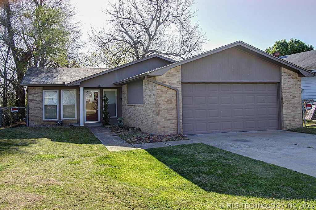 2507 N Garrison Place Property Photo 1