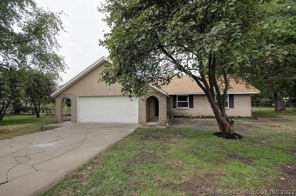 25896 S Clayton Avenue Property Photo 1