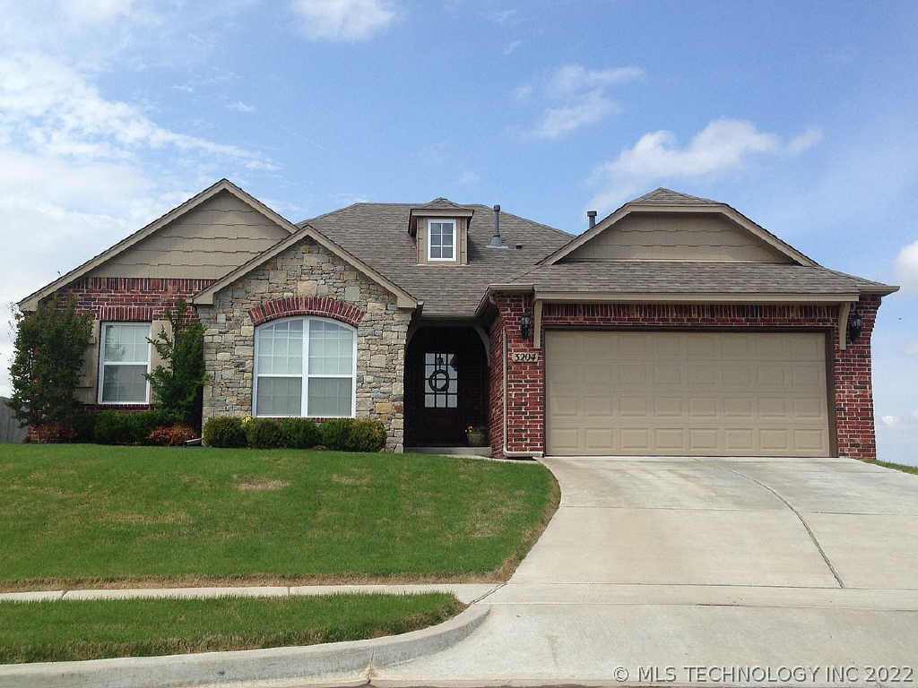 3204 S 16th Street Property Photo 1