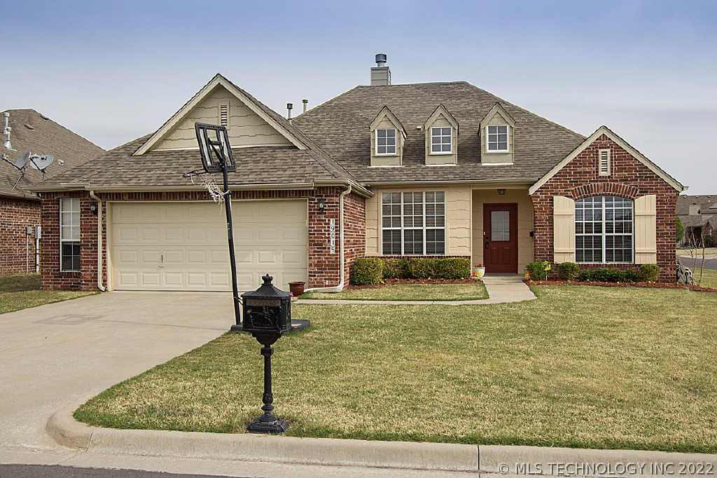 19015 E 50th Street Property Photo 1