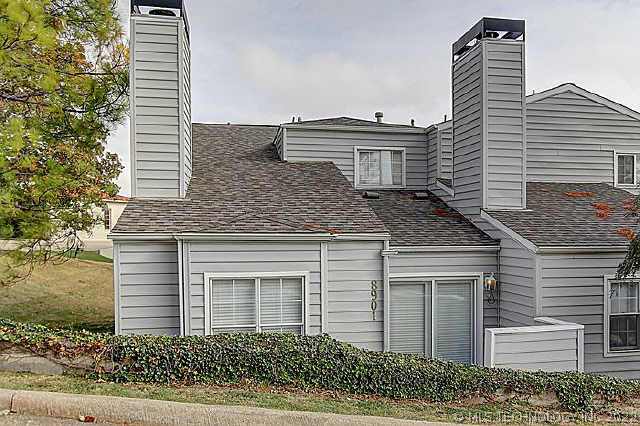 8901 S Oxford Avenue 402 Property Photo 1