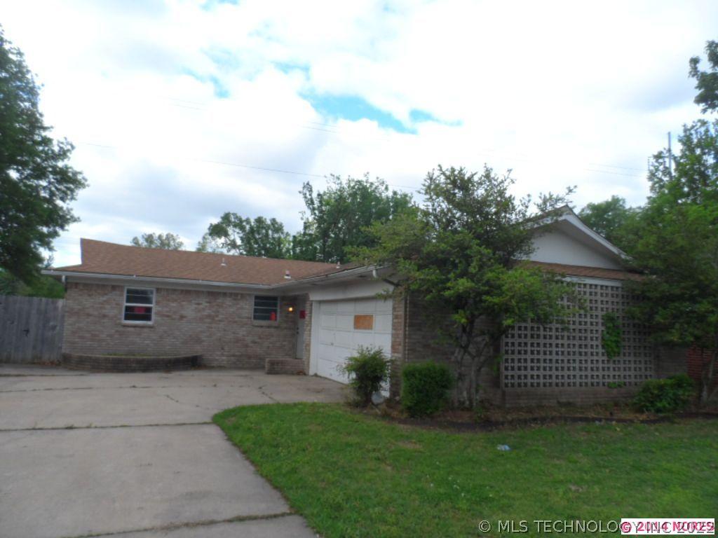 10704 E 20th Street Property Photo 1