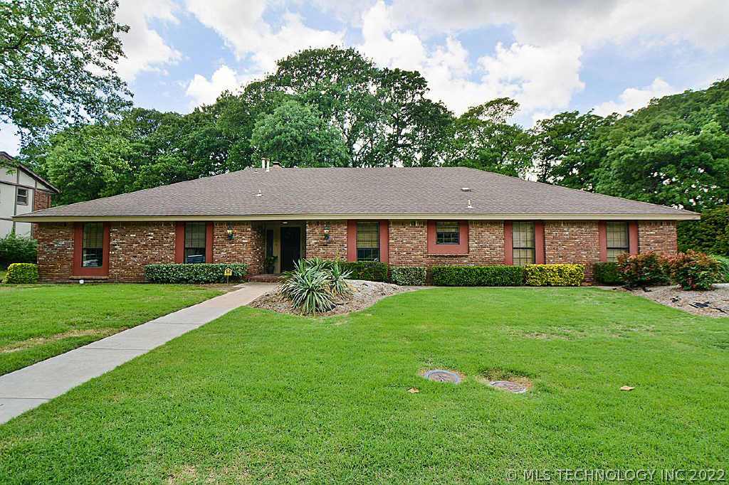 10424 S 68th East Avenue Property Photo 1