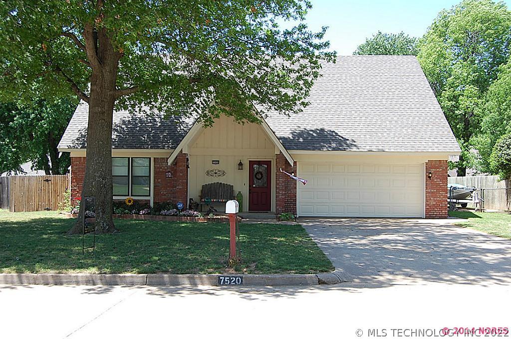 7520 S Date Place Property Photo 1