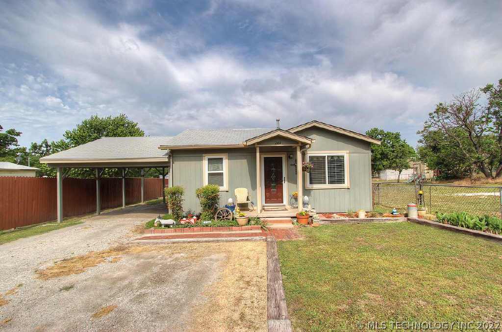 240 S Maple Drive Property Photo 1