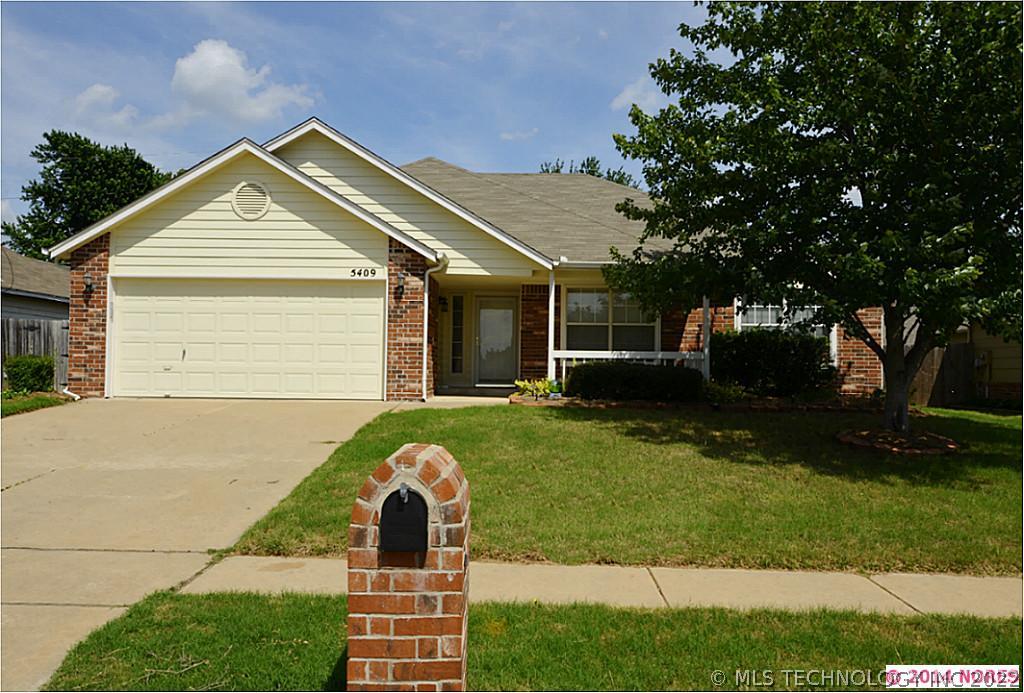 5409 S Maple Place Property Photo 1