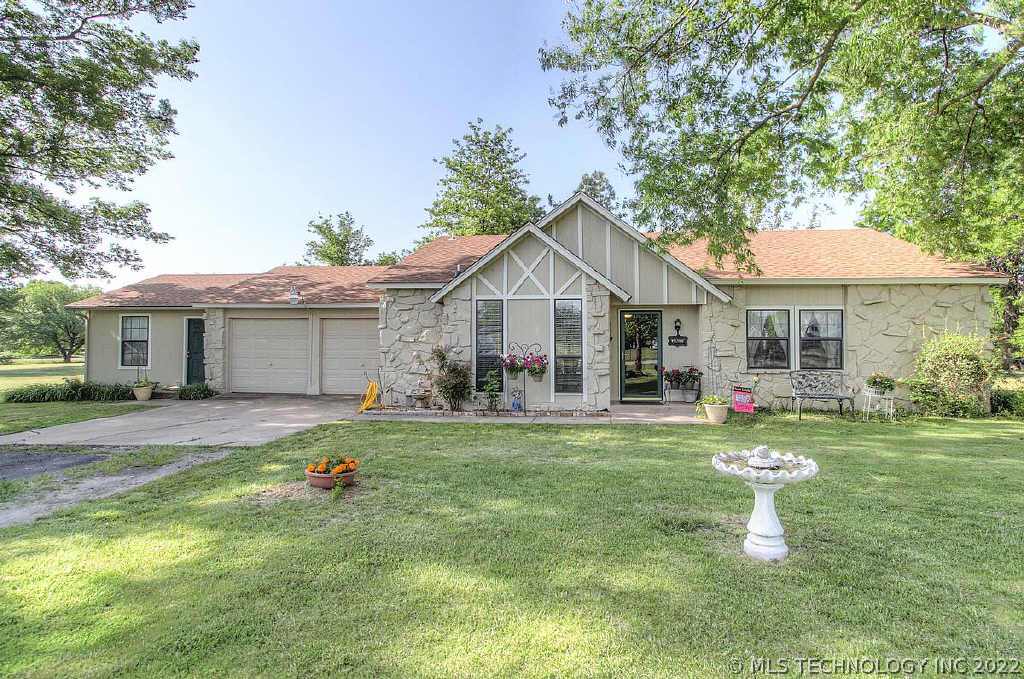 4950 E 208th Street Property Photo 1