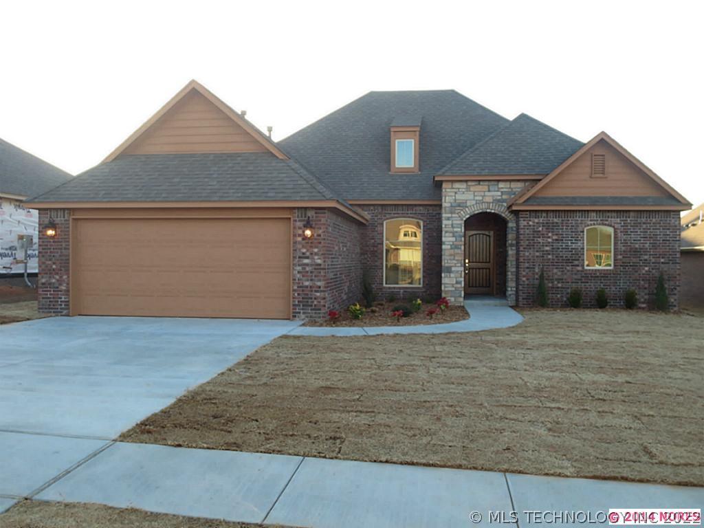 2430 S Narcissus Court Property Photo 1