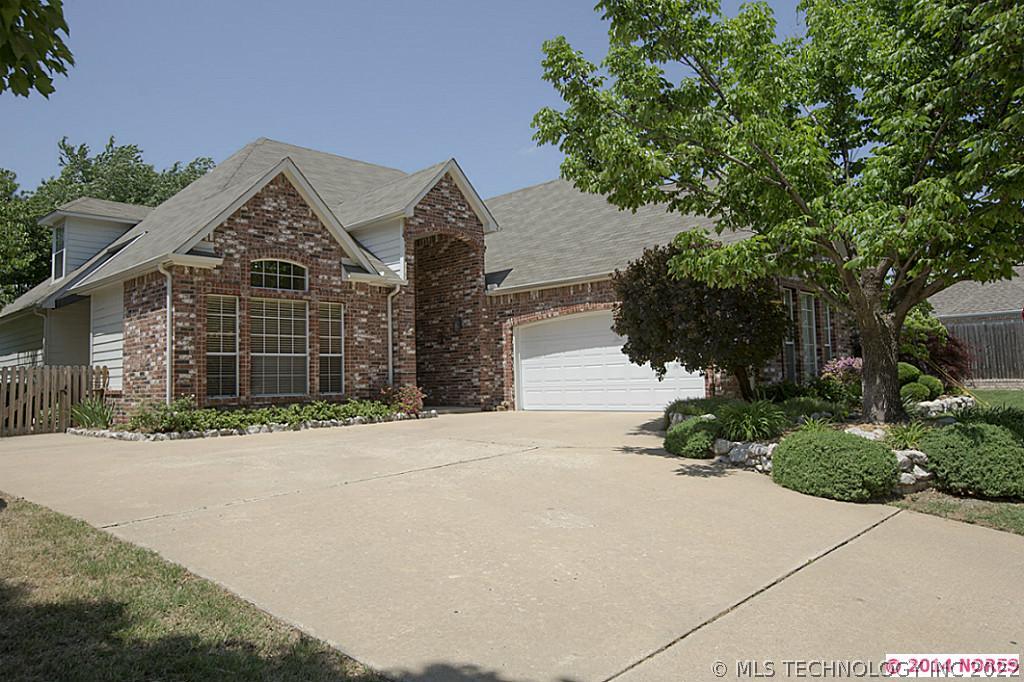 9812 S 100th East Place Property Photo 1