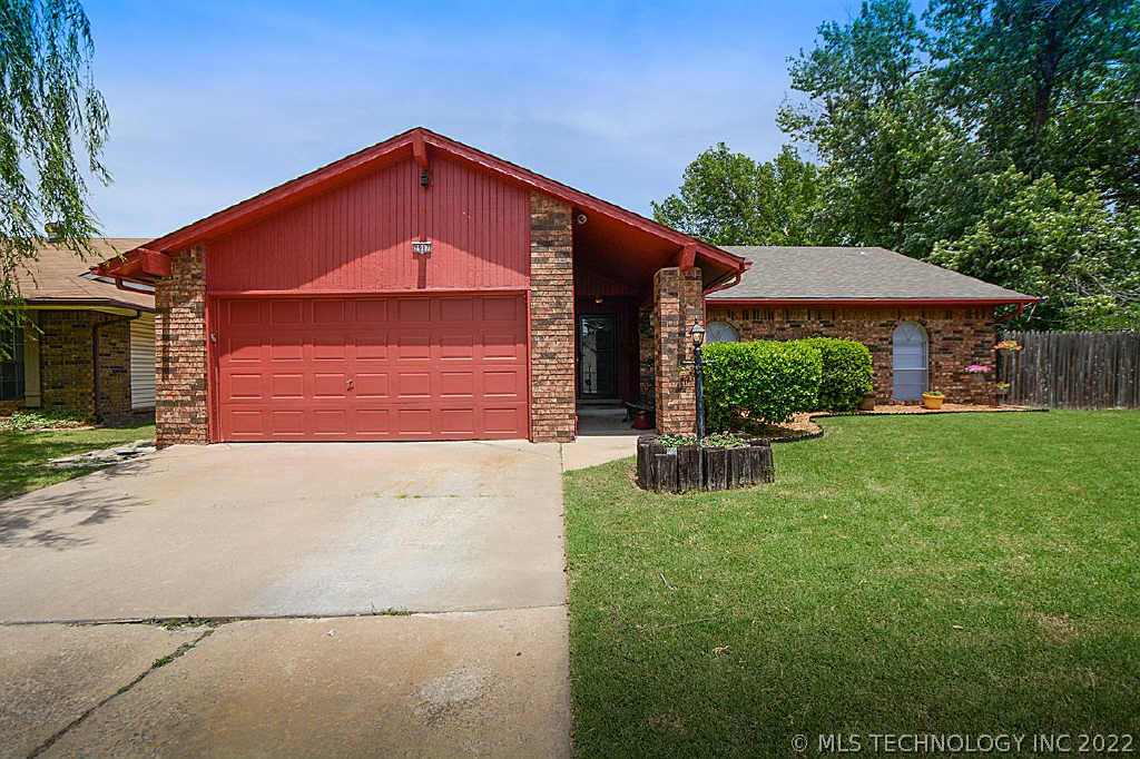 2917 S 106th Avenue Property Photo 1
