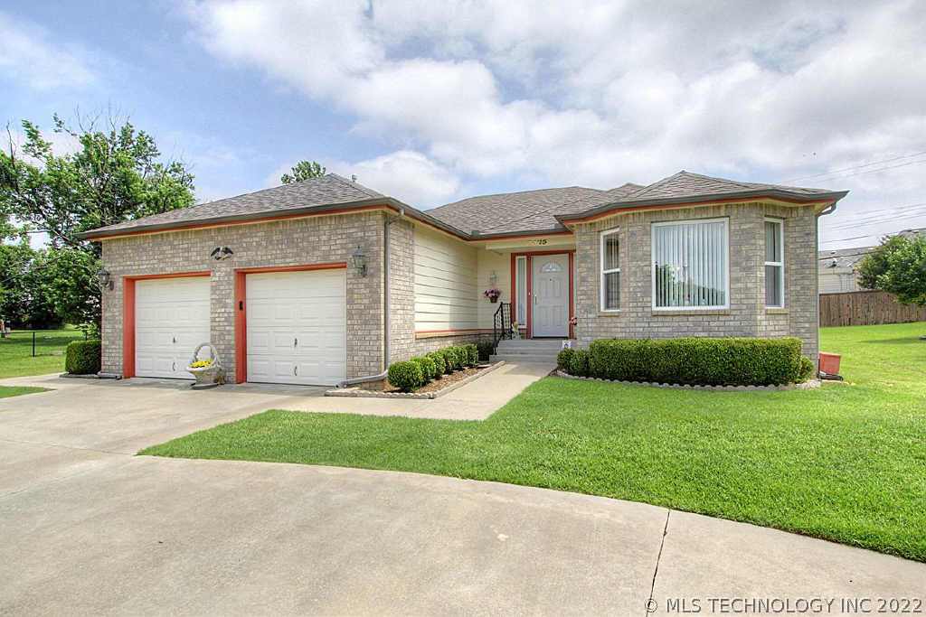 3375 S Braden Avenue Property Photo 1